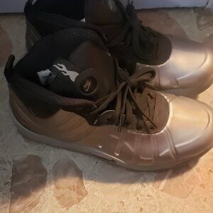 Nike Foamposite Tennis